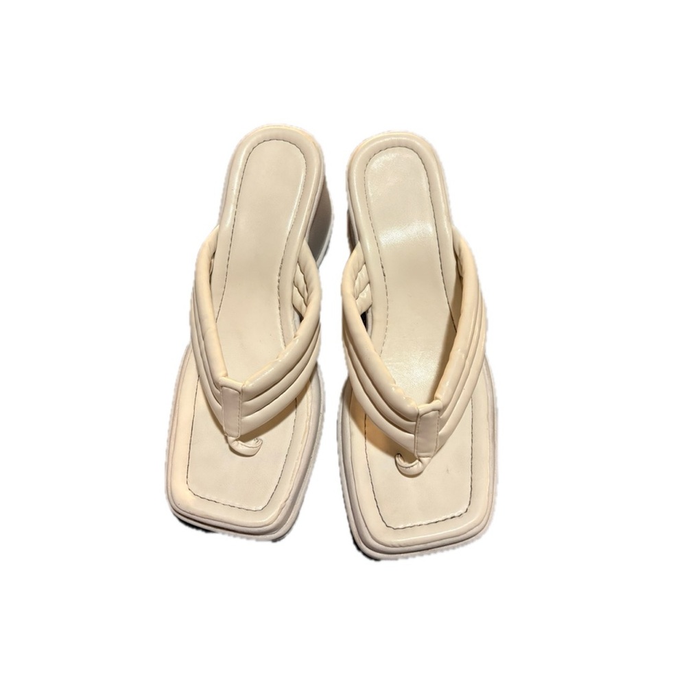 Cream chunky wedges